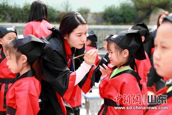 P(yng)y(tng)Ļ׌һ꼉(j)܉I(lng)Եy(tng)Ļ99̩^(q)СW(xu)_(ki)չ_(ki)P Y(rn)_(ki)PYxʽ