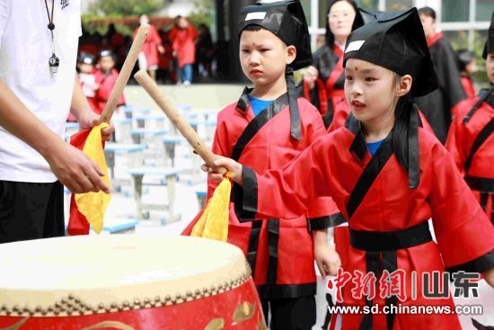 P(yng)y(tng)Ļ׌һ꼉(j)܉I(lng)Եy(tng)Ļ99̩^(q)СW(xu)_(ki)չ_(ki)P Y(rn)_(ki)PYxʽ