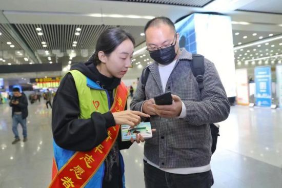 青島“志愿藍(lán)”為 2023山東省旅發(fā)大會(huì)“增溫”助力