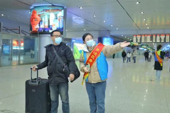 青島“志愿藍(lán)”為 2023山東省旅發(fā)大會(huì)“增溫”助力