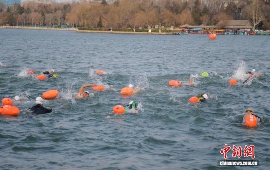 1��17�գ���Ӿ�ۺ��ߕ��Ν��ϴ�������������ӛ�� ���� �z 