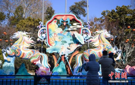 1��22����ɽ�|ʡ��(j��)���е�45�����µ�һȪӭ���������b�����������M(j��n)�������ß���(hu��)�ԡ������ںӡ���ӳȪ�ǡ������}�����o(h��)�ǺӞ��S����(li��n)����ͻȪ������?zh��)�������������������D���ο��^�p���RԪ�ء�������