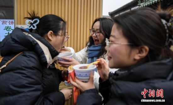 1��26���������MƷ�L�D���ࡣ������ӛ�� ���� �z 