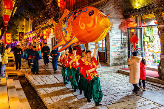 2��8���������_���f�ų��´�����ʽ�ݳ�׌�vʷ����������ݳ��Թųǽ�������_���^�������������c�������b���݆T�������·�һ�_̤�M�vʷ����ζ�؄e��������Դ���W��� ӛ�� ������ �_���f��ý �߆��A �����