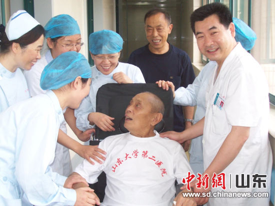 2008��7��16�����봨����91�q���T�����³�Ժǰ�cICU�t(y��)�o(h��)�ˆT��Ӱ