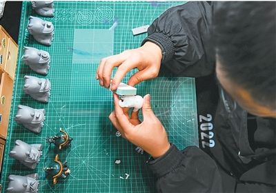 һĄ(chung)a(chn)Ʒ߄\(yn)Iڴĥa(chn)Ʒģ Aӛ  ?ci)z