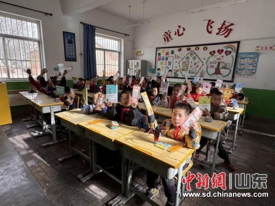 ɽ�^(q��)���؃�ͯչʾ�@ٛ(z��ng)�D�������Y���W(xu��)Ժ���D