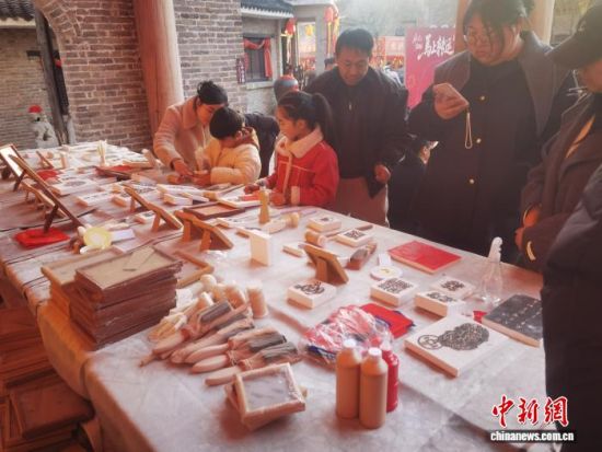 �������w���z��Ƭ���οh�hί���������D