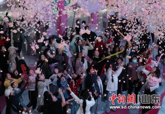 ����ɽ�q�𡱴��ͻ����ꌢ��(ji��)�շՇ�����픷����Oٻ �z